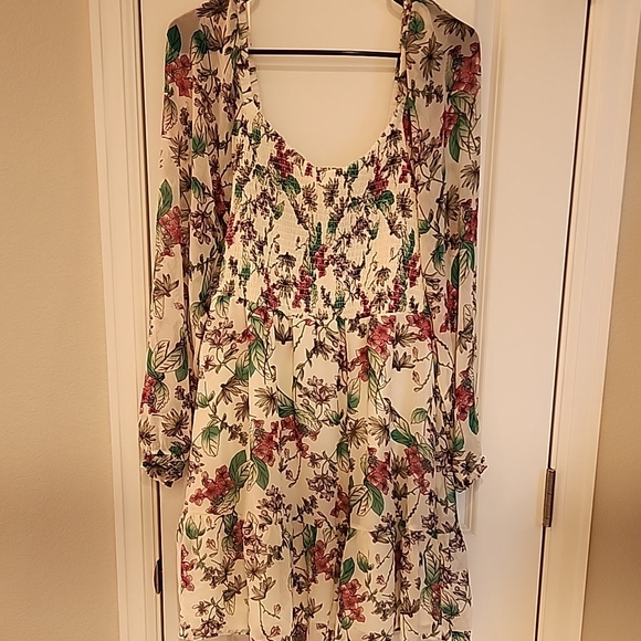 Steve Madden Dresses & Skirts - Steve Madden sweetheart neck smocked dress